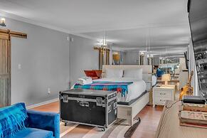 Honky Tonk Angels Suite