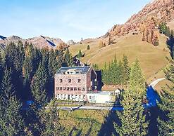Apartment in Tyrol With Mountain-views