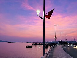 MonHomestay Ha Long-Amazing view balcony