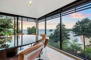 Fireplace Suite - Ocean Views & Beach