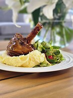 Fireplace Suite - Ocean Views & Beach