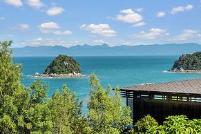 Fireplace Suite - Ocean Views & Beach