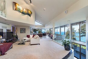 Fireplace Suite - Ocean Views & Beach