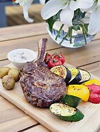 Fireplace Suite - Ocean Views & Beach