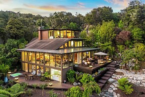 Fireplace Suite - Ocean Views & Beach