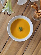 Fireplace Suite - Ocean Views & Beach