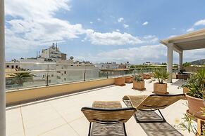 Pretty Apartment With Balcony