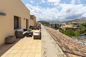 Pretty Apartment With Balcony