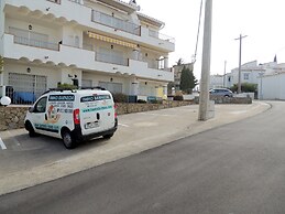 Pretty Apartment Near Roses Beach