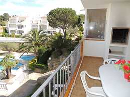 Pretty Apartment Near Roses Beach