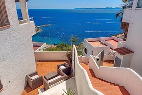 Apartment With Furnished Terrace