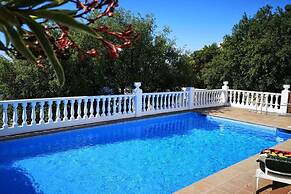 Apartment With Furnished Terrace