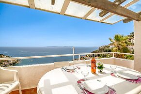 House in Rosas With Waterfront & Beach Nearby