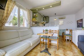 Apartment With Furnished Terrace