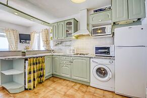 Apartment With Furnished Terrace