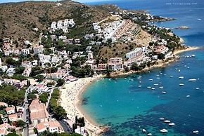 Apartment With Furnished Terrace