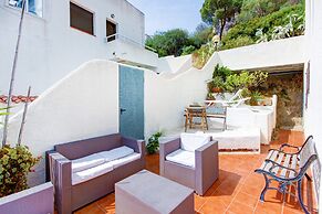 Apartment With Furnished Terrace