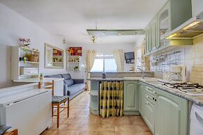 Apartment With Furnished Terrace