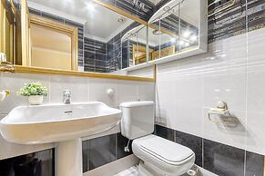 Beautiful Apartment With View