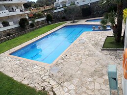 Beautiful Apartment in Roses With Terrace