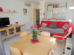 Beautiful Apartment in Roses With Terrace