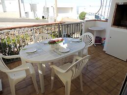 Beautiful Apartment in Roses With Terrace