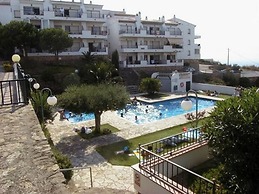 Beautiful Apartment in Roses With Terrace