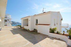 Pretty Apartment With Balcony