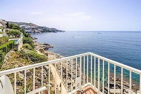 Pretty Apartment With Balcony