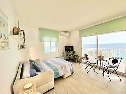 Pretty Apartment With Balcony