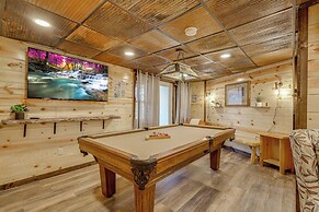 Family-friendly Cabin w/ Hot Tub in Gatlinburg!