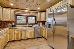 Family-friendly Cabin w/ Hot Tub in Gatlinburg!