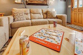 Family-friendly Cabin w/ Hot Tub in Gatlinburg!