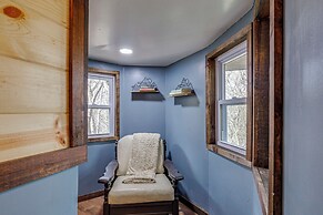 Family-friendly Cabin w/ Hot Tub in Gatlinburg!