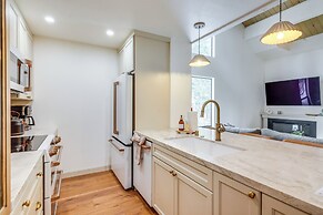 2 Mi to Kings Beach: Lake Tahoe Townhome