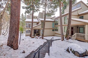 2 Mi to Kings Beach: Lake Tahoe Townhome