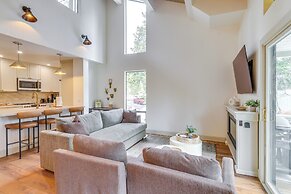 2 Mi to Kings Beach: Lake Tahoe Townhome