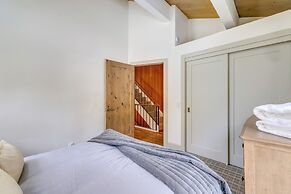 2 Mi to Kings Beach: Lake Tahoe Townhome
