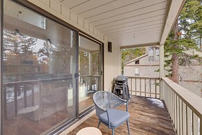 2 Mi to Kings Beach: Lake Tahoe Townhome