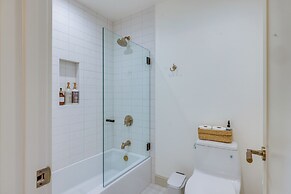 2 Mi to Kings Beach: Lake Tahoe Townhome