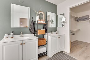 Centrally Located Cave Creek Retreat w/ Backyard