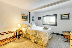 11 Mi to Sugarbush: Eclectic Ski House w/ Hot Tub!