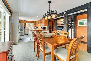 11 Mi to Sugarbush: Eclectic Ski House w/ Hot Tub!