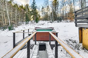 11 Mi to Sugarbush: Eclectic Ski House w/ Hot Tub!
