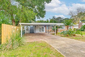 Foosball Games & Al Fresco Dining: Pensacola Home!