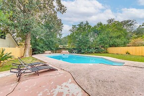 Foosball Games & Al Fresco Dining: Pensacola Home!