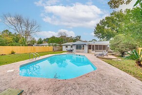Foosball Games & Al Fresco Dining: Pensacola Home!