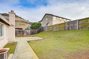 17 Mi to Napa: Spacious Vallejo Family Home!