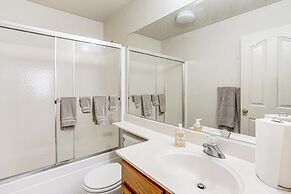 17 Mi to Napa: Spacious Vallejo Family Home!