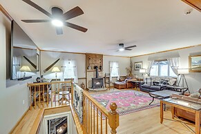 Knoxville Home: On-site Hiking & Outdoor Kitchen!